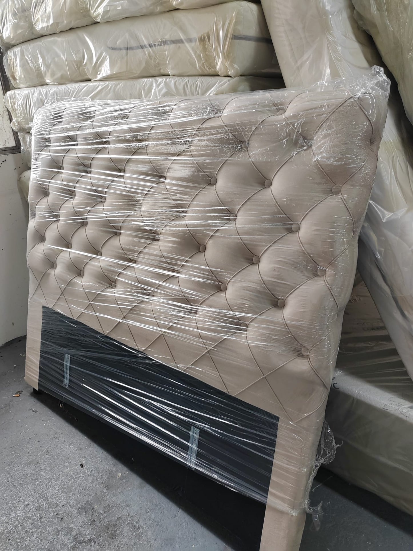 041 Boxspring sa sandukom