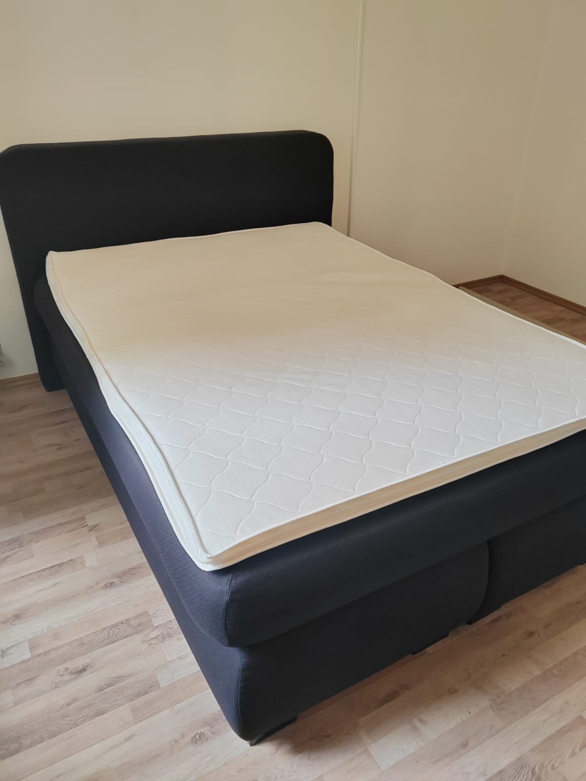 024 Box krevet