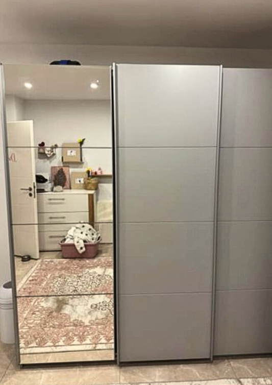 001 Ormar s ogledalom