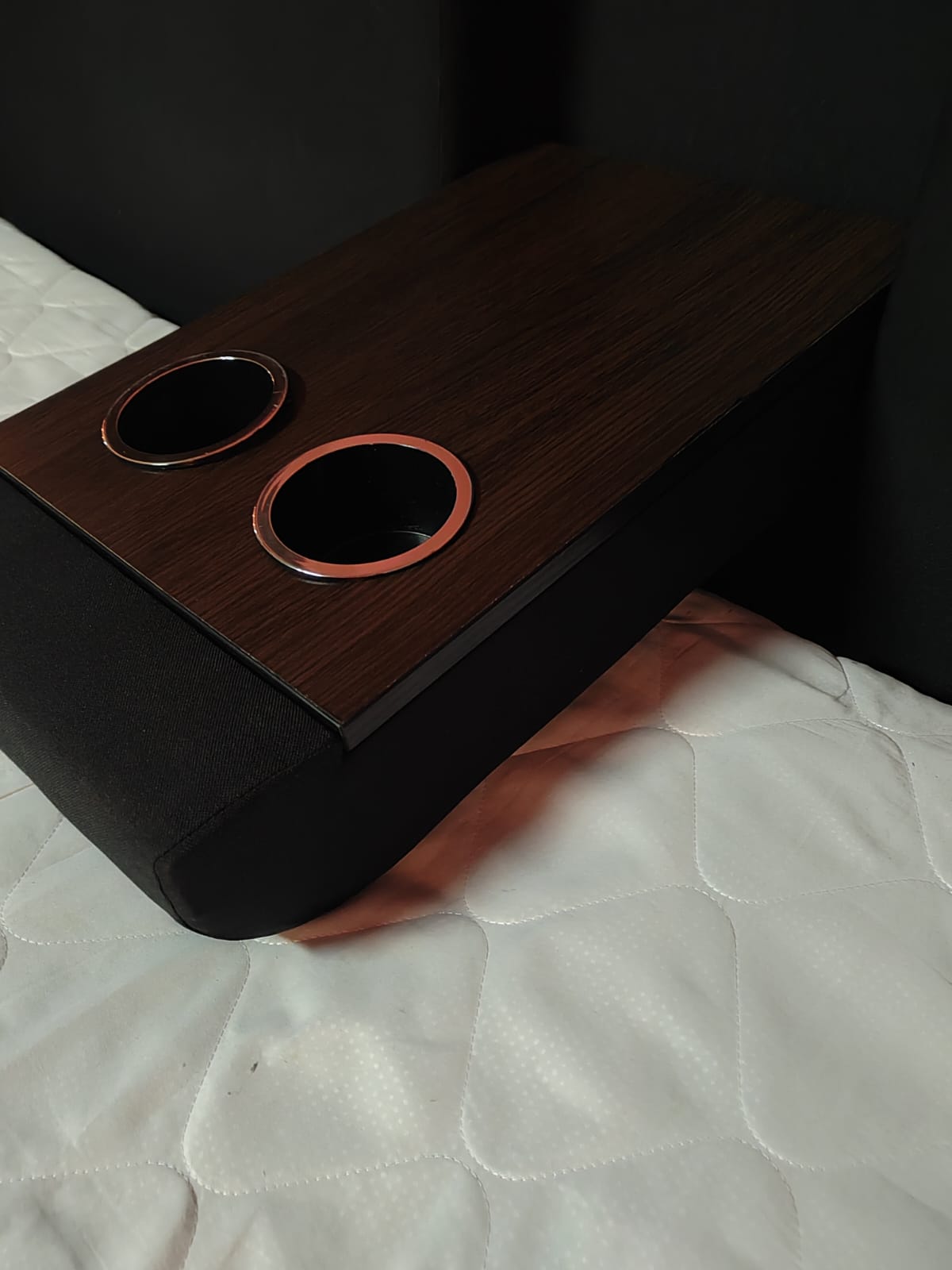 009 Box krevet sa sandukom i barom za čaše