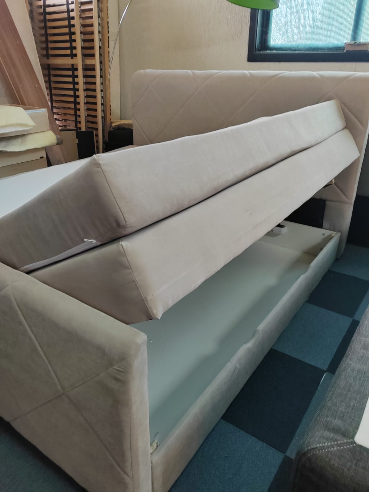 012 Box krevet sa sandukom