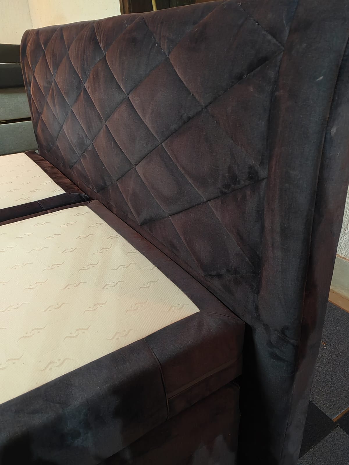 001 Box krevet sa sandukom